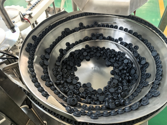 Últimos blogs da empresa sobre Algerian Syrup Producers Struggle with Multi-Size Changeovers: 100–1500 ml Automatic Filling & Capping Lines Draw Attention