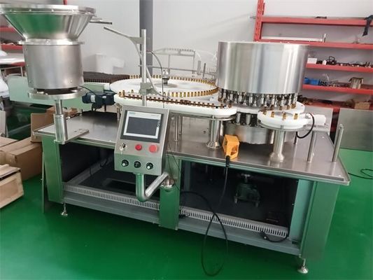 Bom preço. Máquina de enchimento e tampa automática certificada GMP para solução de nutrientes, com 24 bocas de enchimento de 12000BPH on-line