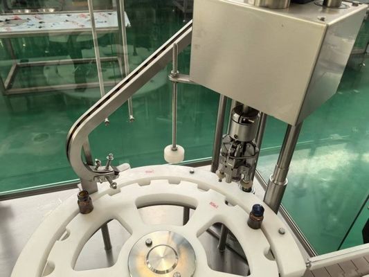 Bom preço. Máquina de fecho de frasco para frascos médicos de 2-500 ml com padrão GMP, lâminas de fecho múltiplas, fecho de alta velocidade on-line